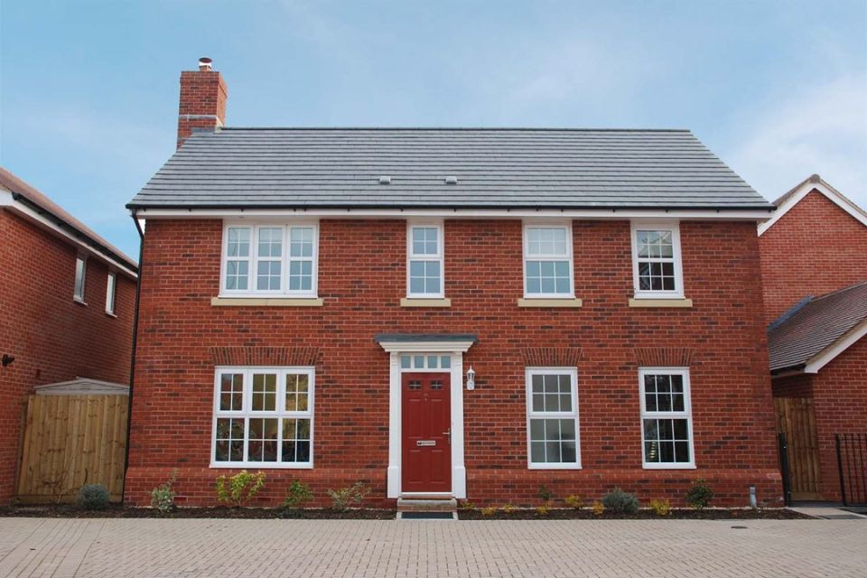 2025-12-15 New Year sales – header A typical looking double fronted, 4 bed house on a new estate - ready for those moving home in the new year
